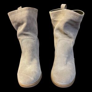 White Mountain Women's - Suede Slouched Ankle Boot Booties Block Heel - Bernata